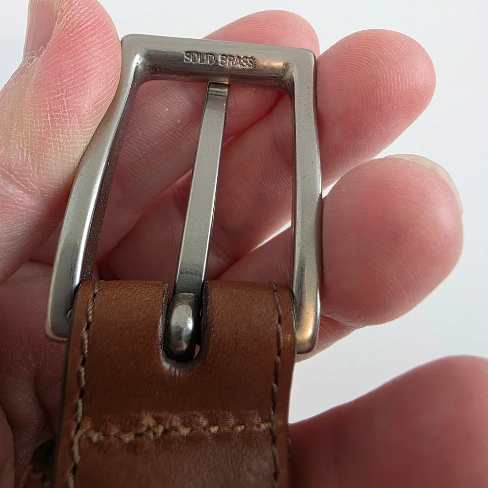 Vineyard Vines Brown Leather Belt Womens 26 Solid Brass Buckle Made in USA